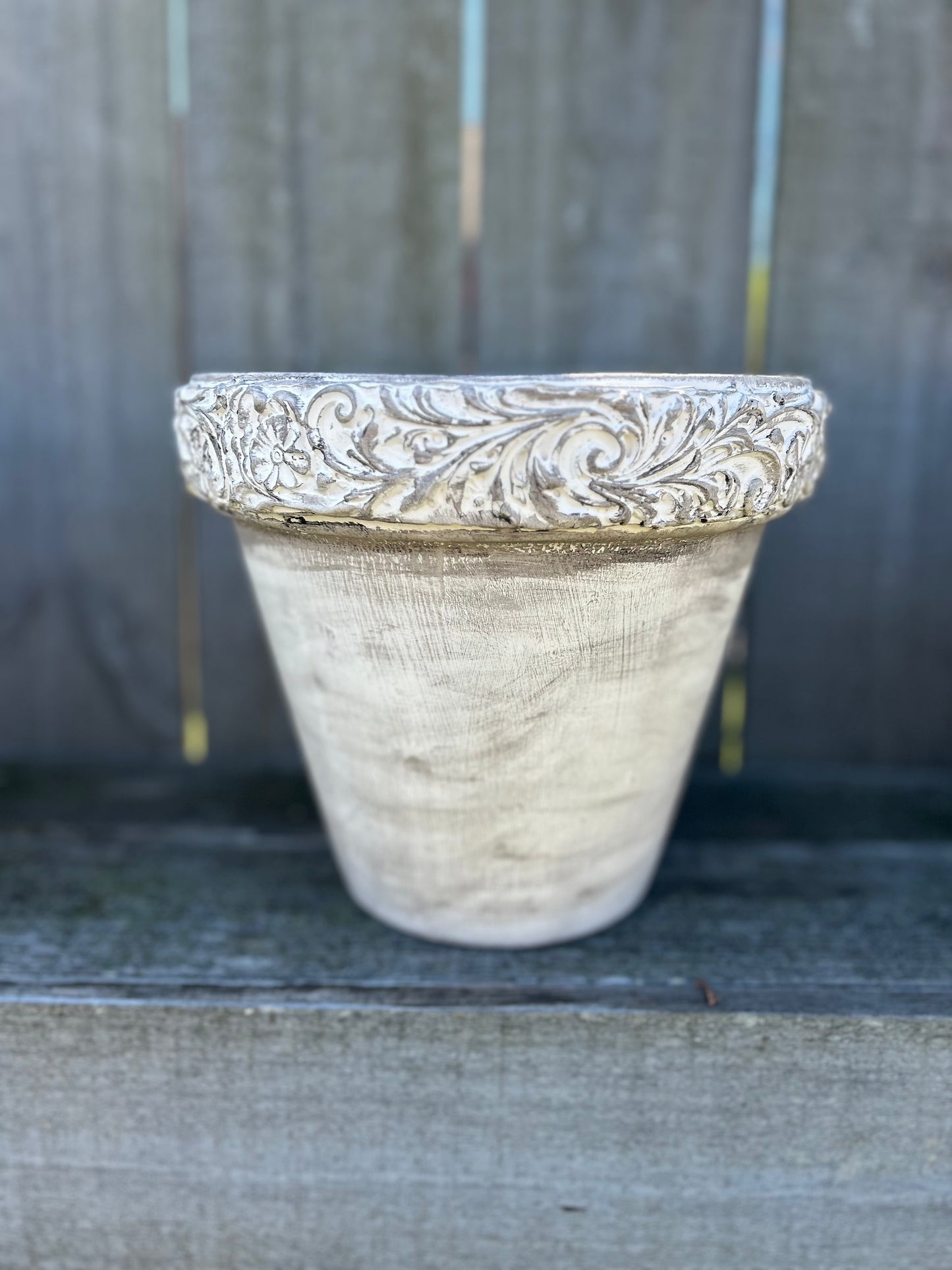 FF#009 White Flourish Trim