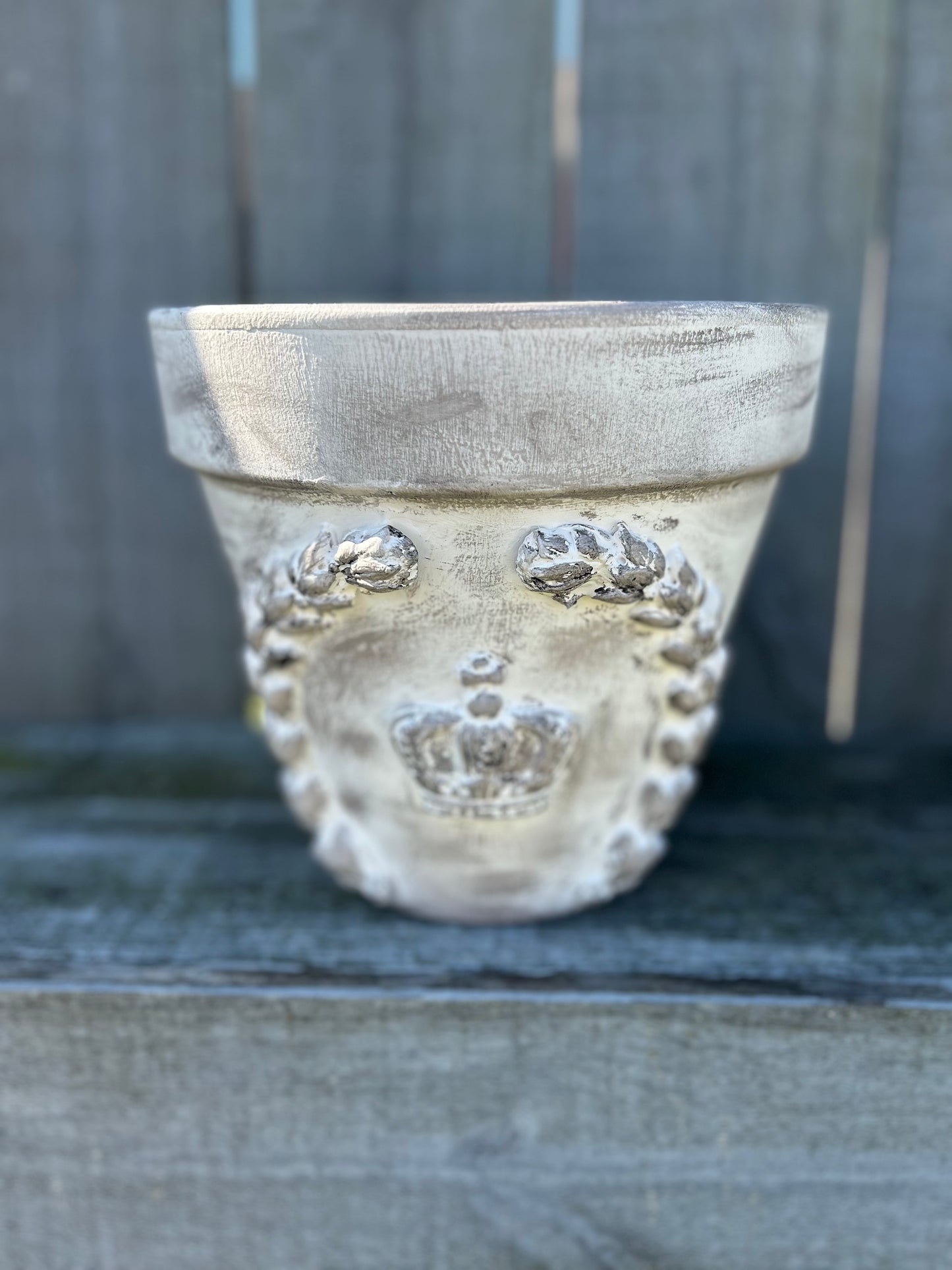 FF#008 White/Laurel/Crown